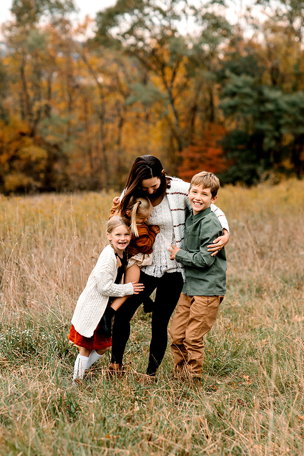 Fall Family Photos Outfit Inspo - Linley Diane
